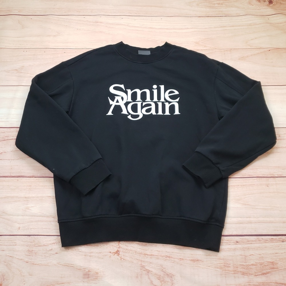 H&M Smile Again Sweatshirt Womens Small Black Relaxed Fit Graphic‎ Pullover